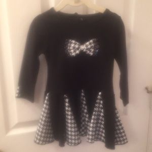 NWOT Nanette long sleeve toddler dress w/ bow.